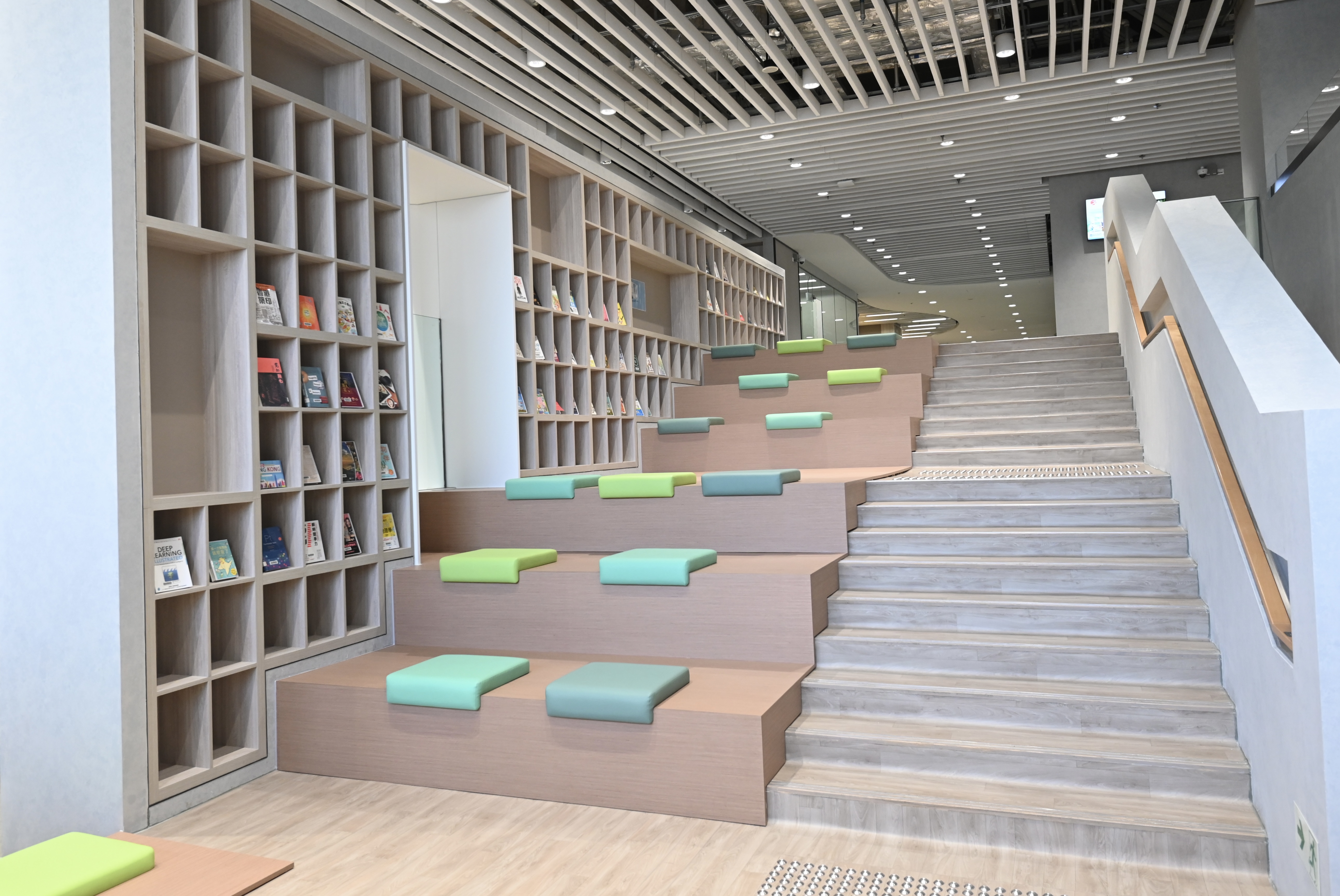 Sham Shui Po Public Library (District Library) 4