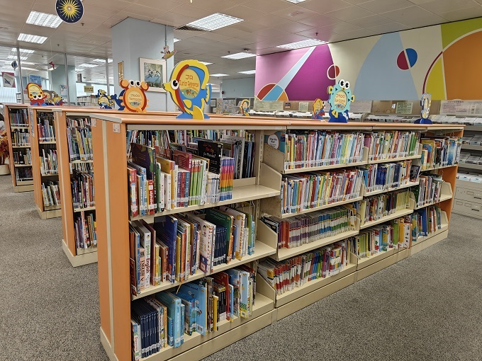 Wong Nai Chung Public Library ( Small Library )3